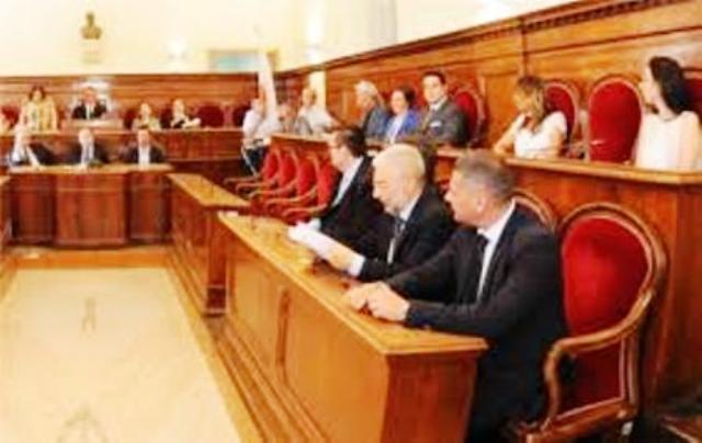 Caltagirone: in distribuzione da oggi 40.000 mascherine “a chi ne ha realmente bisogno” 